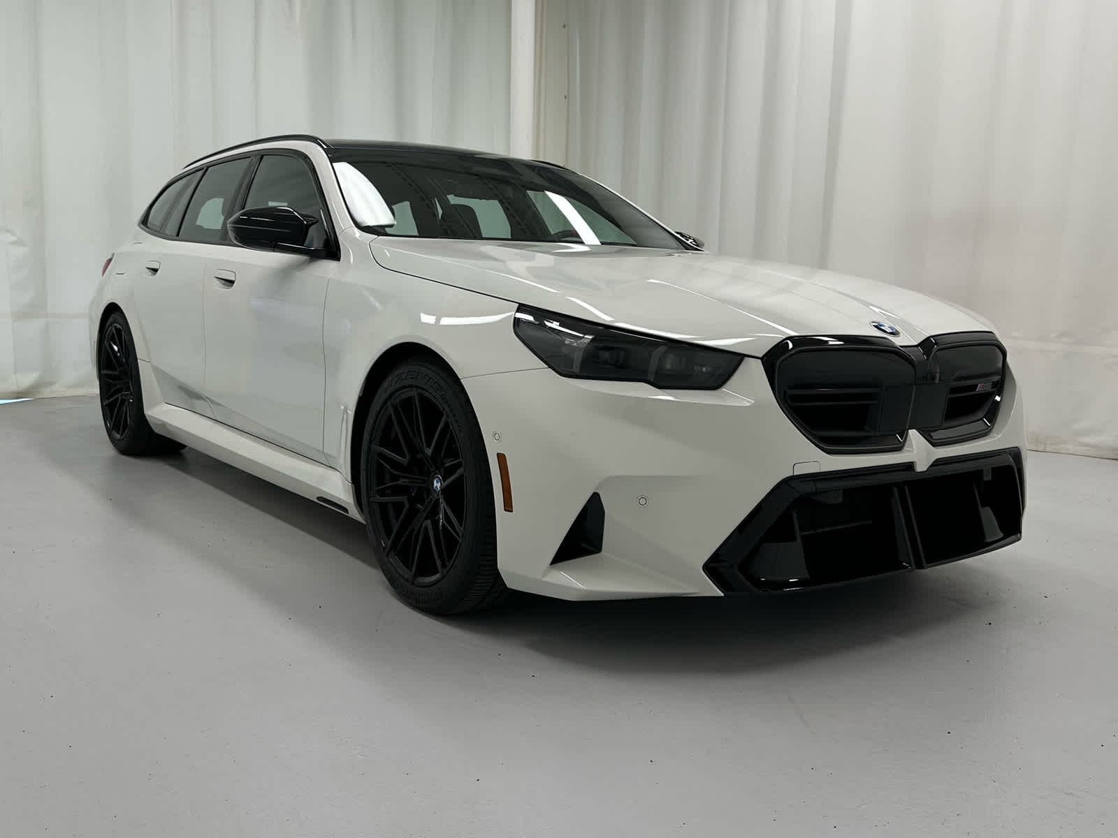 Alpine White 2026 BMW M5 Touring AWD Wagon All-Wheel Drive 8-Speed Automatic