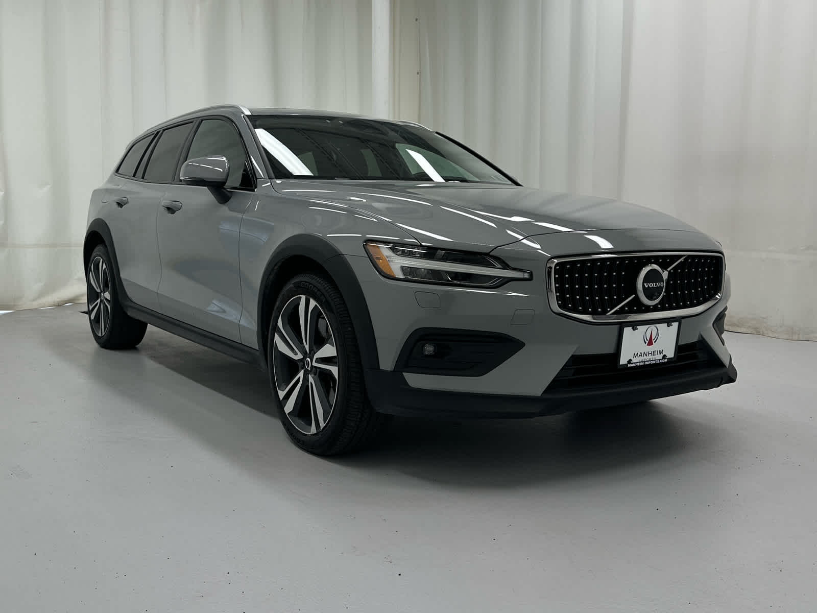Gray (Vapour Grey Metallic) 2024 Volvo V60 Wagon All-Wheel Drive 8-Speed Automatic