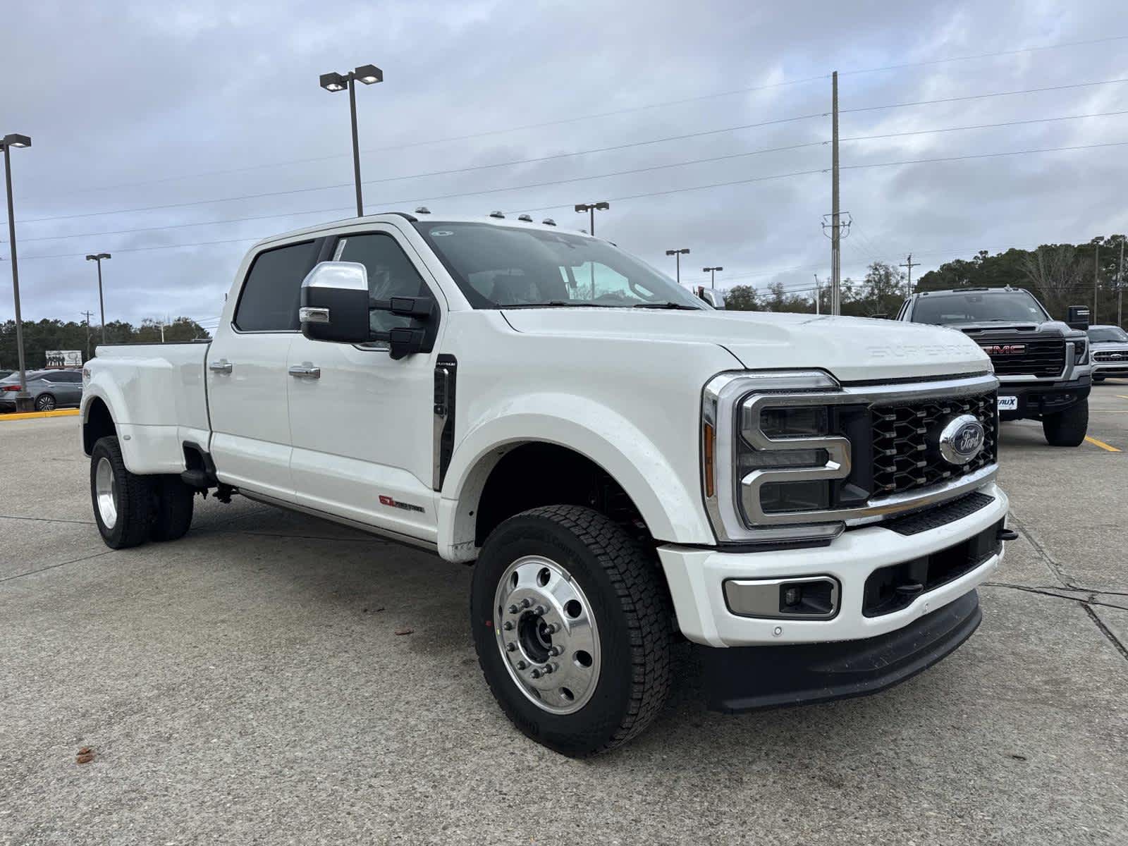 2026 Ford F-450 Super Duty Platinum Crew Cab LB DRW 4WD