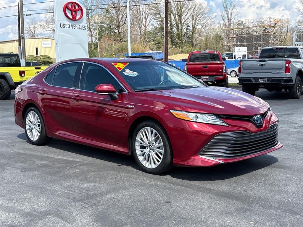 Red (Ruby Flare Pearl) 2019 Toyota Camry Hybrid XLE FWD Sedan Front-Wheel Drive Continuously Variable Transmission