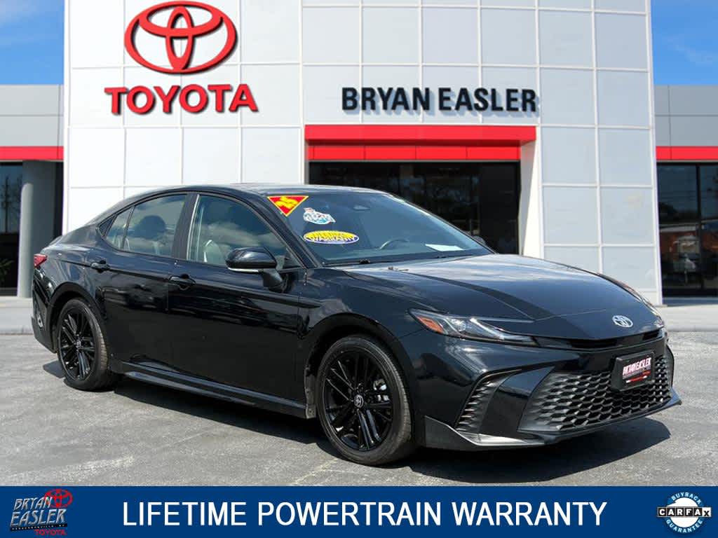 2025 Toyota Camry SE FWD