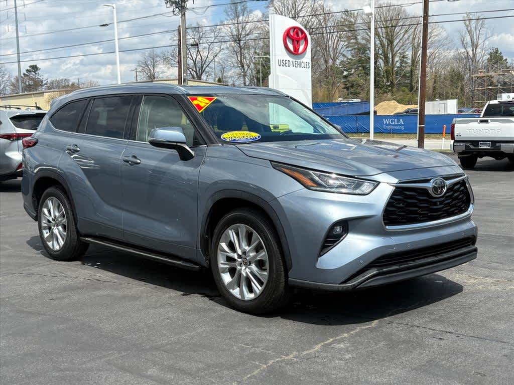 Moon Dust 2020 Toyota Highlander Limited FWD SUV / Crossover Front-Wheel Drive 8-Speed Automatic