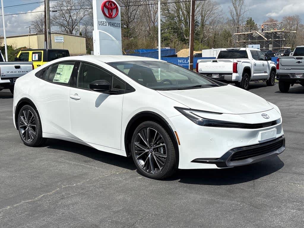 White (Wind Chill Pearl) 2026 Toyota Prius XLE FWD Hatchback Front-Wheel Drive Continuously Variable Transmission