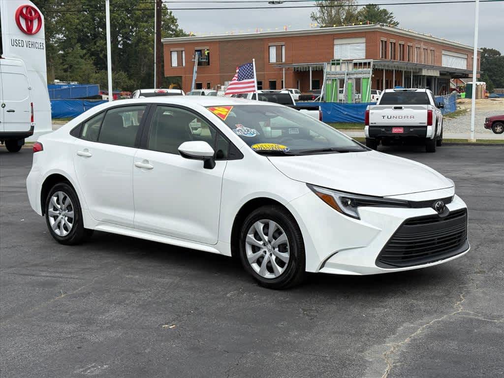  2026 Toyota Corolla Hybrid LE FWD   