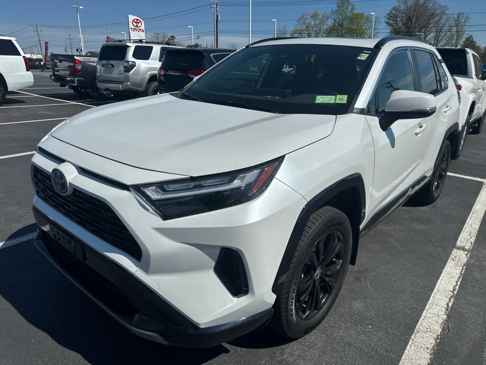 White (Wind Chill Pearl) 2023 Toyota RAV4 Hybrid SE AWD SUV / Crossover All-Wheel Drive Continuously Variable Transmission
