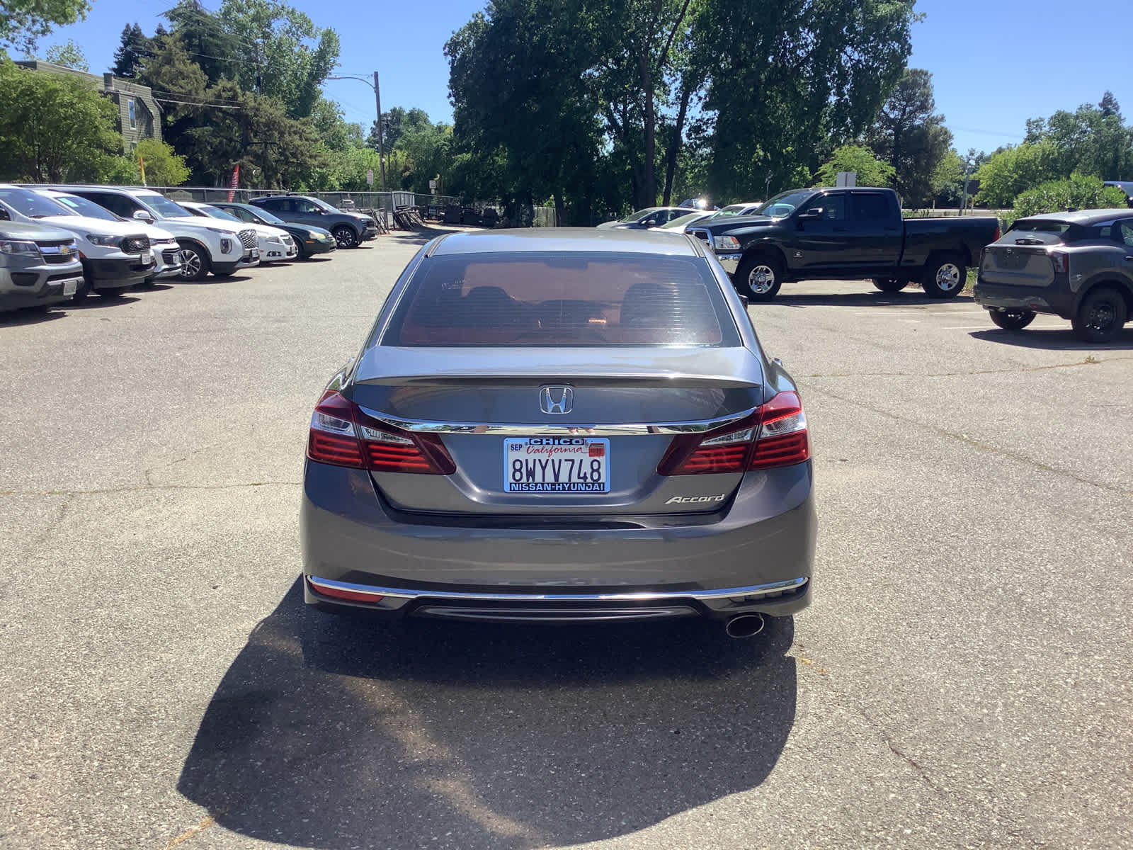 View vehicle photo 3