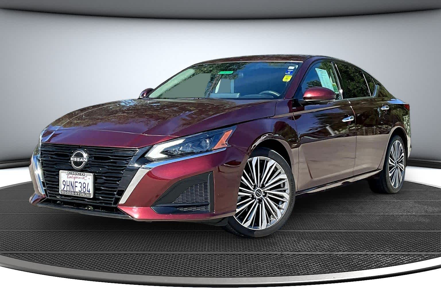 Garnet Pearl Metallic 2023 Nissan Altima 2.5 SL AWD Sedan All-Wheel Drive Continuously Variable Transmission