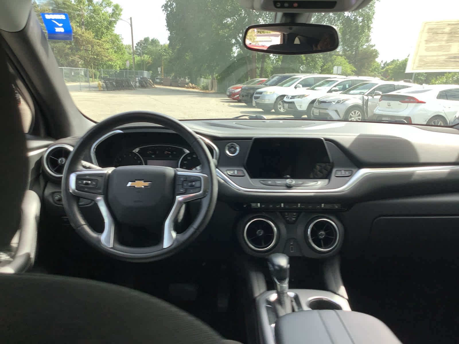 View vehicle photo 7