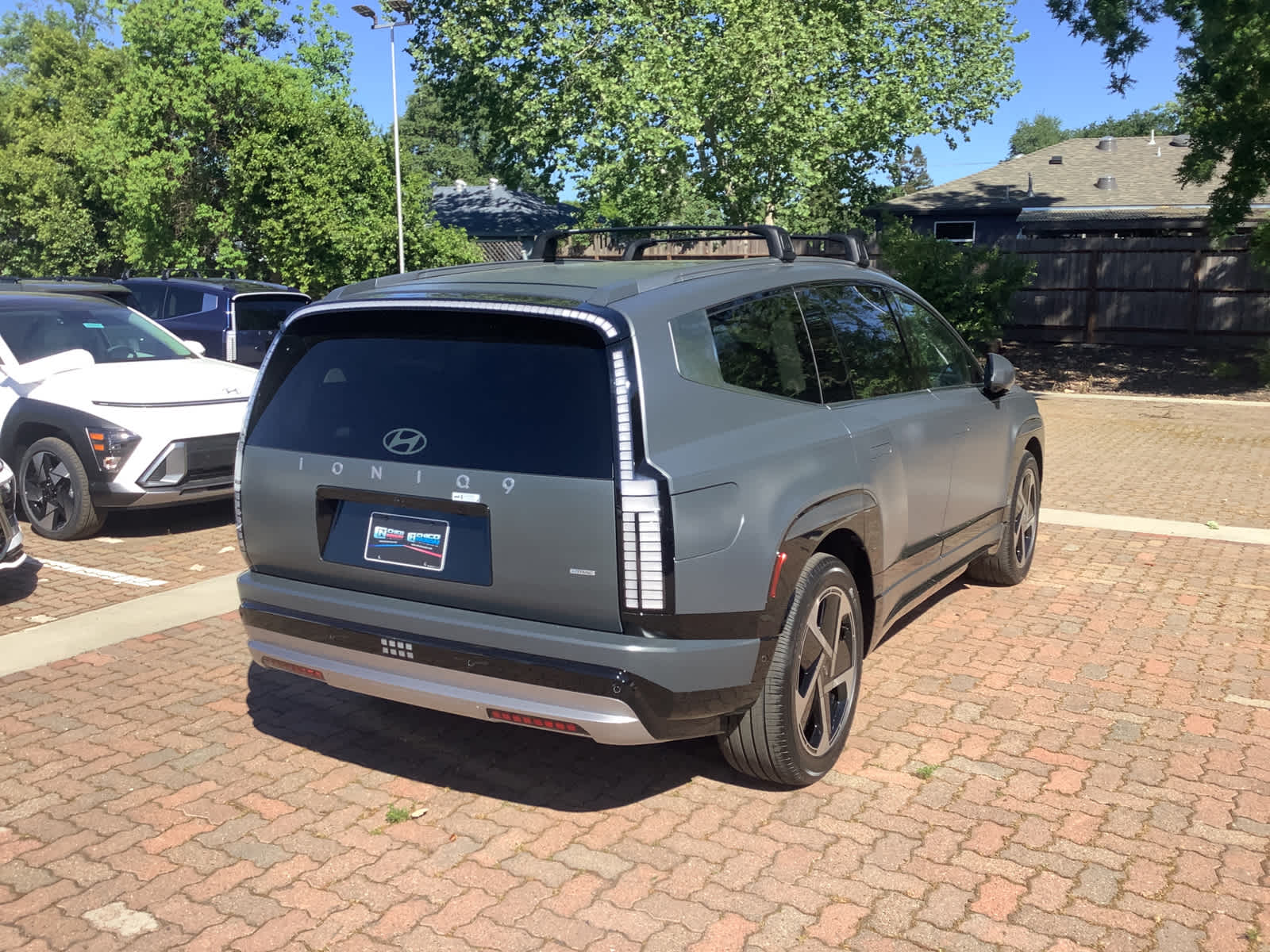 View vehicle photo 2