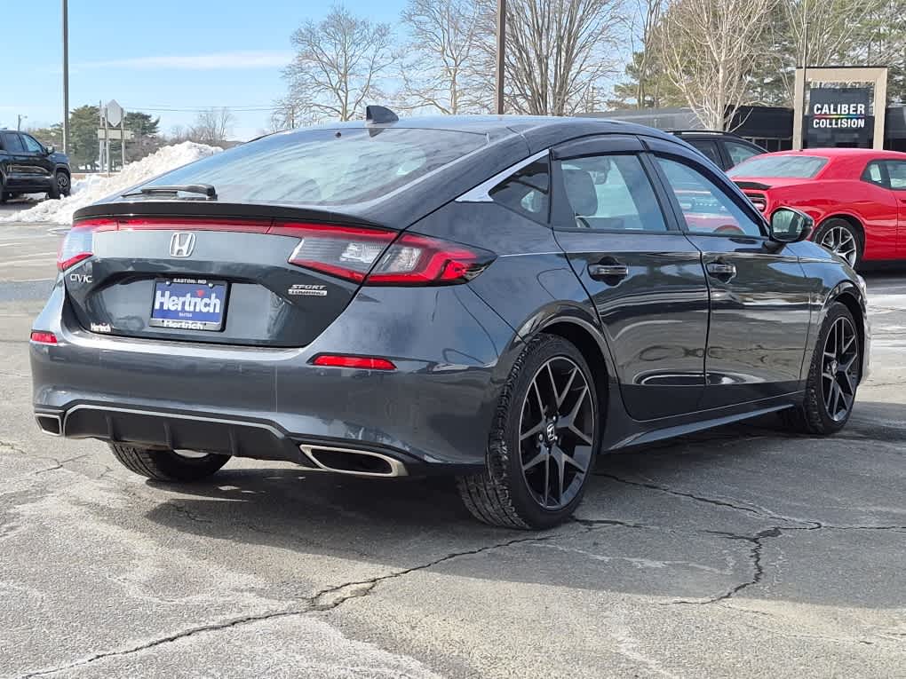 View vehicle photo 3