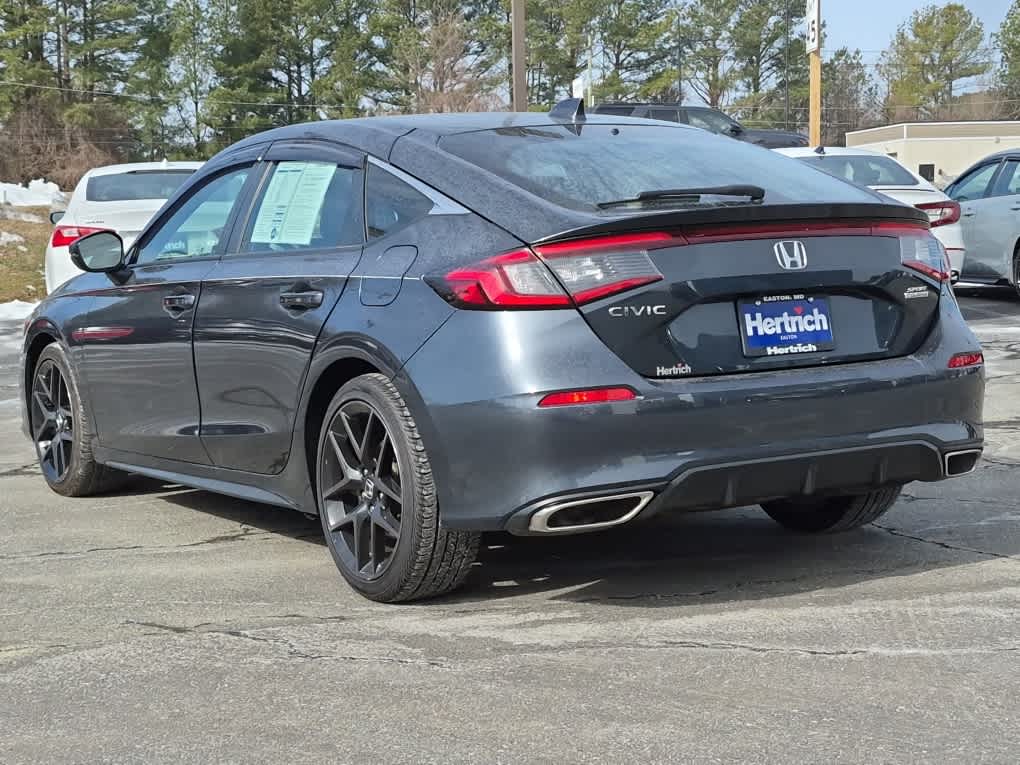 View vehicle photo 4