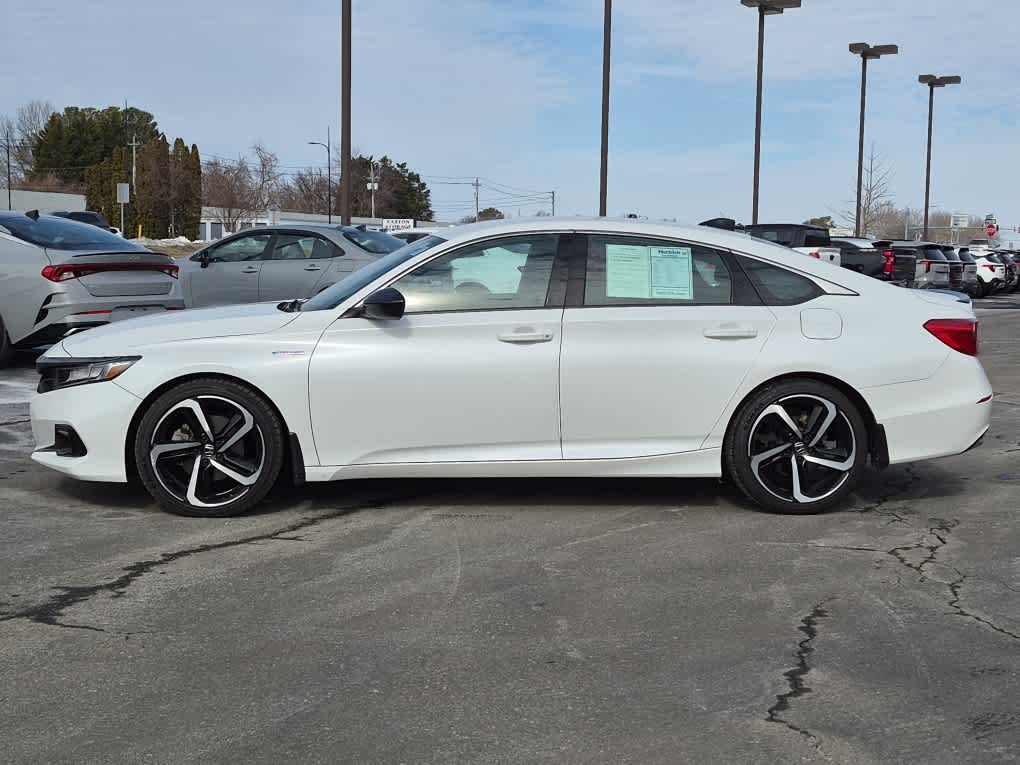 View vehicle photo 6