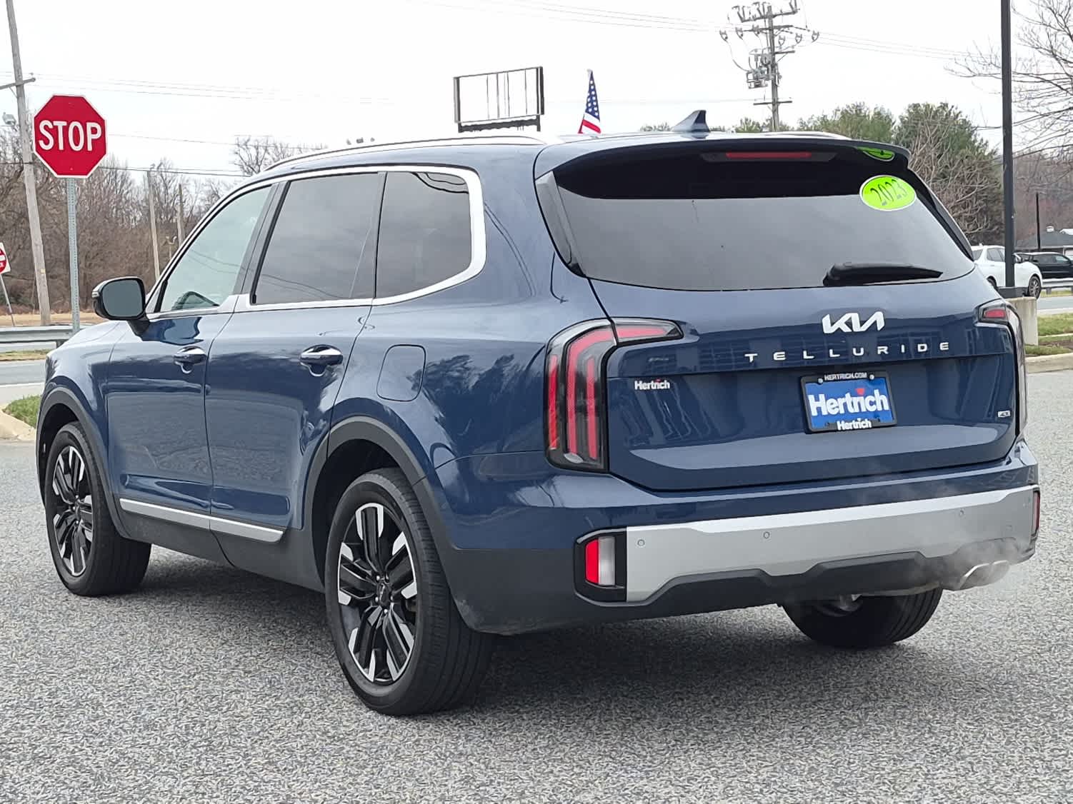 View vehicle photo 4