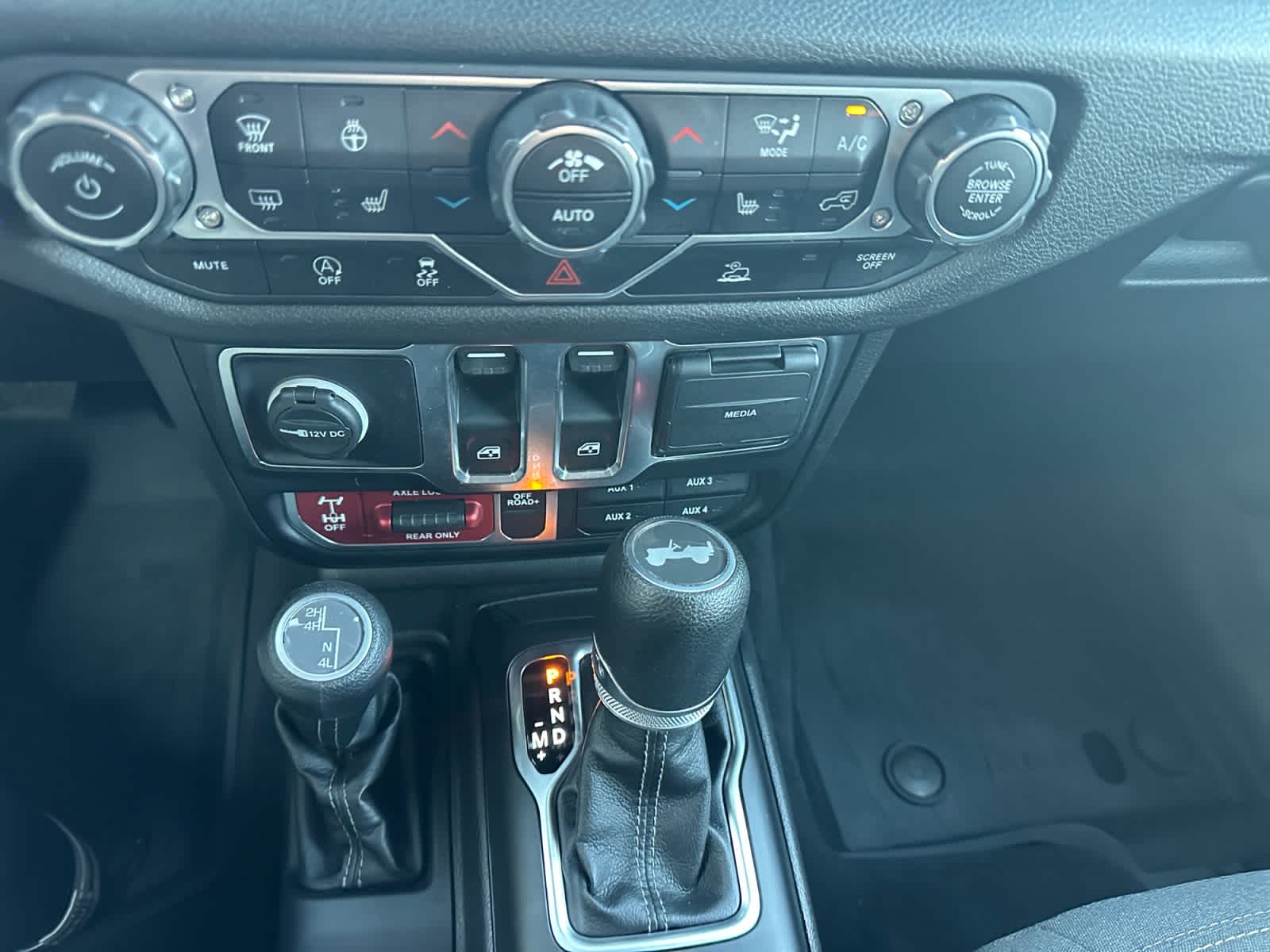 Used 2024 Jeep Wrangler SUV