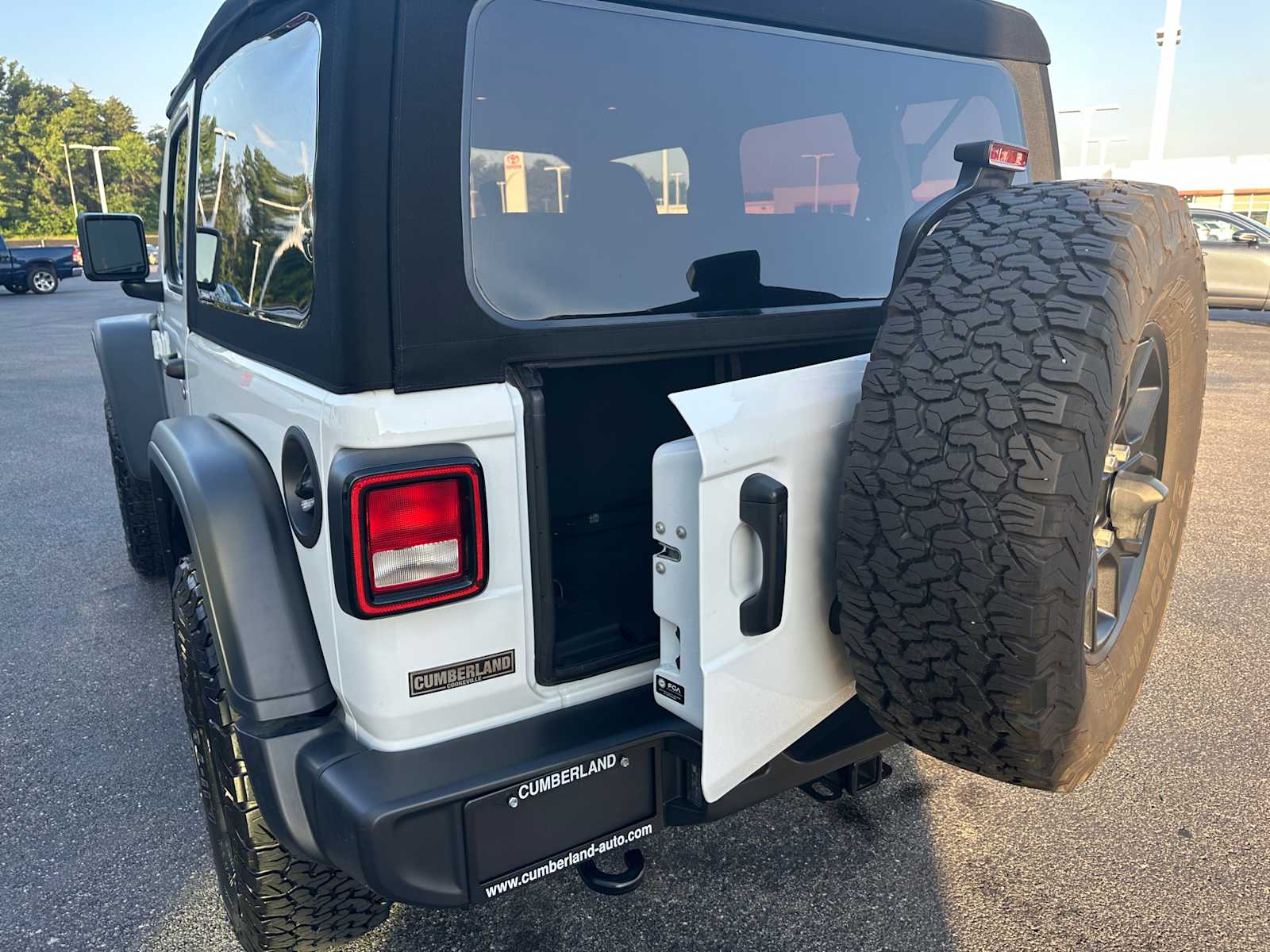 Used 2024 Jeep Wrangler SUV