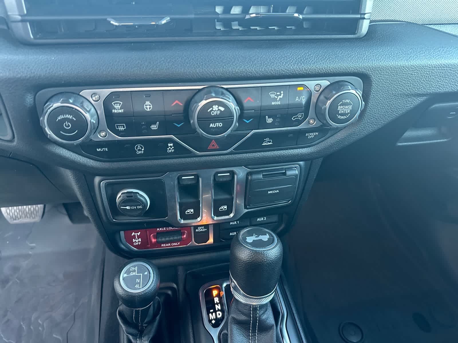 Used 2024 Jeep Wrangler SUV