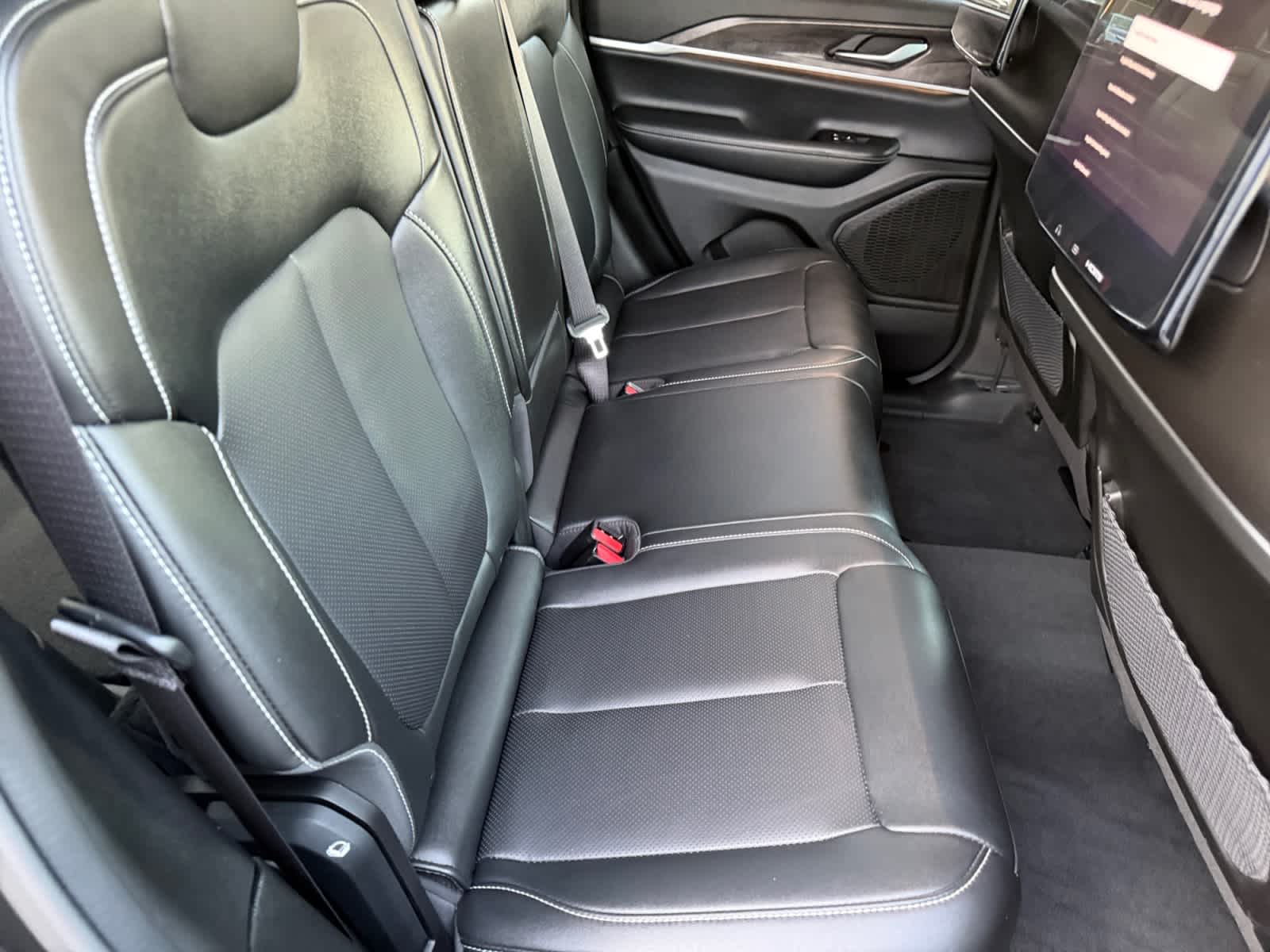 Used 2024 Jeep Grand Cherokee SUV