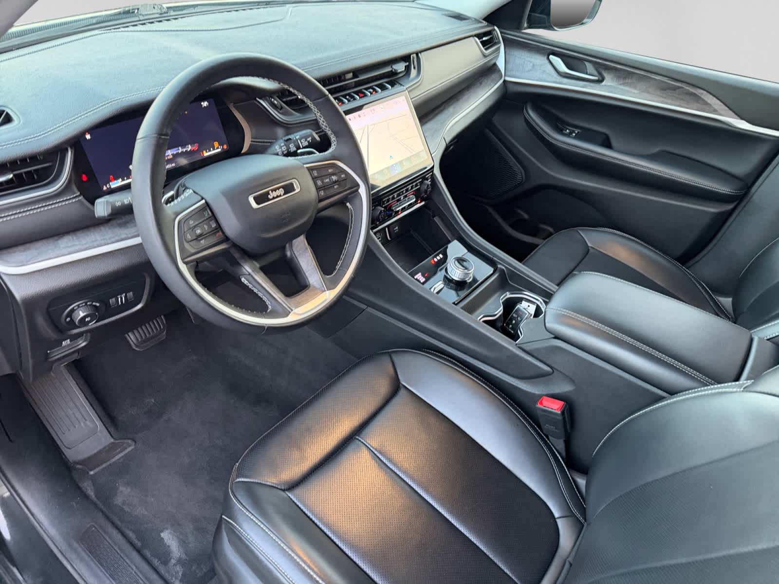 Used 2024 Jeep Grand Cherokee SUV