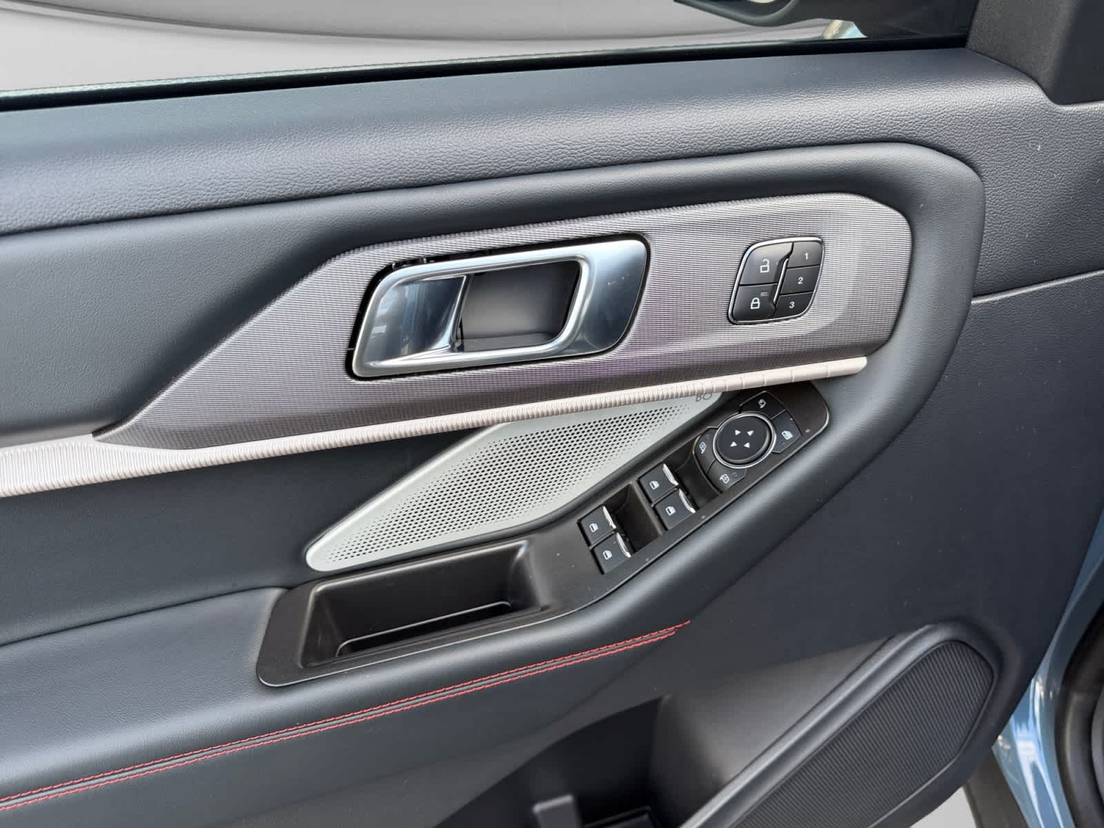 Used 2025 Ford Explorer SUV
