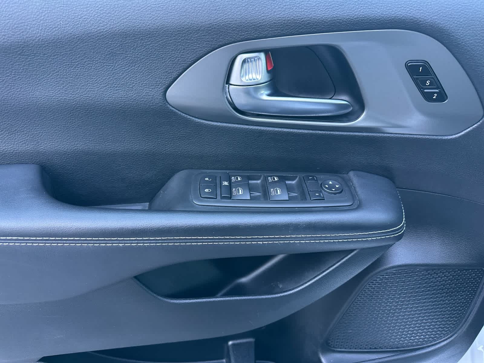 Used 2025 Chrysler Pacifica Van