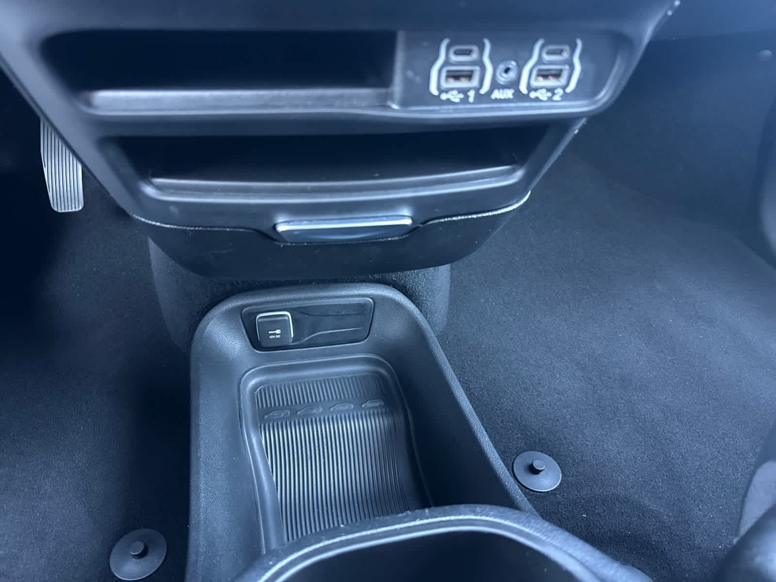 Used 2025 Chrysler Pacifica Van