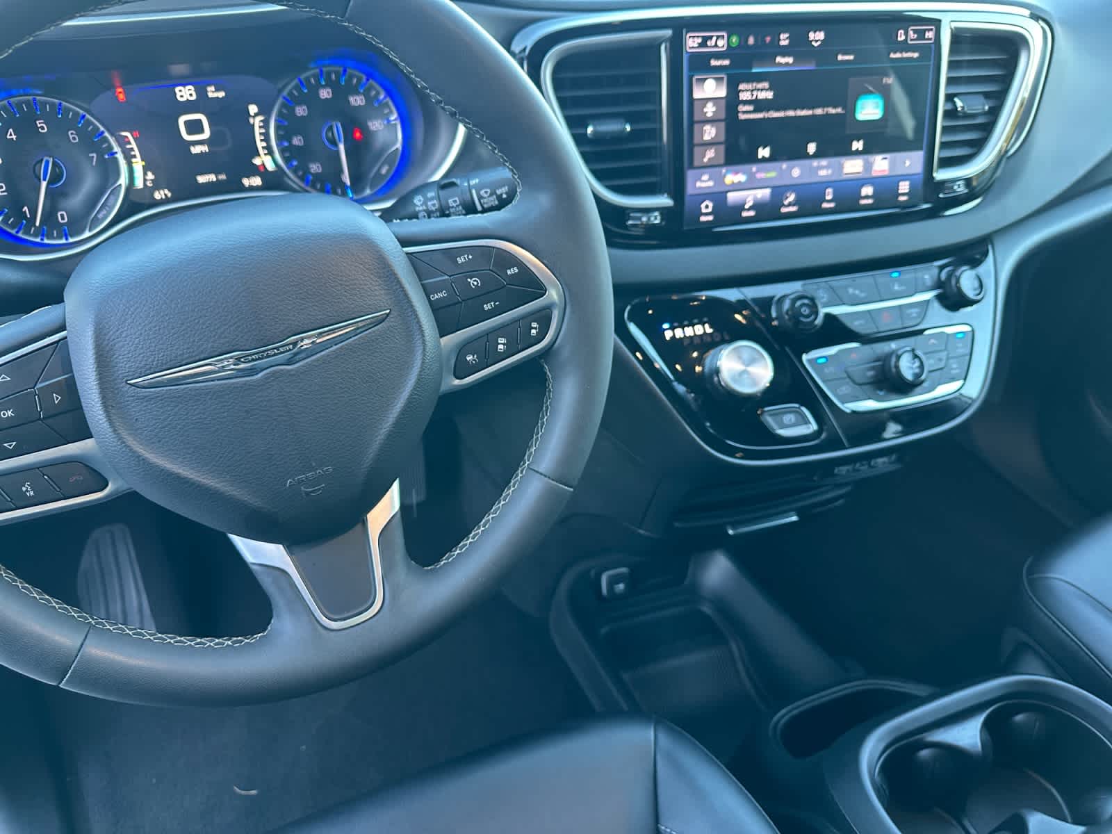 Used 2025 Chrysler Pacifica Van