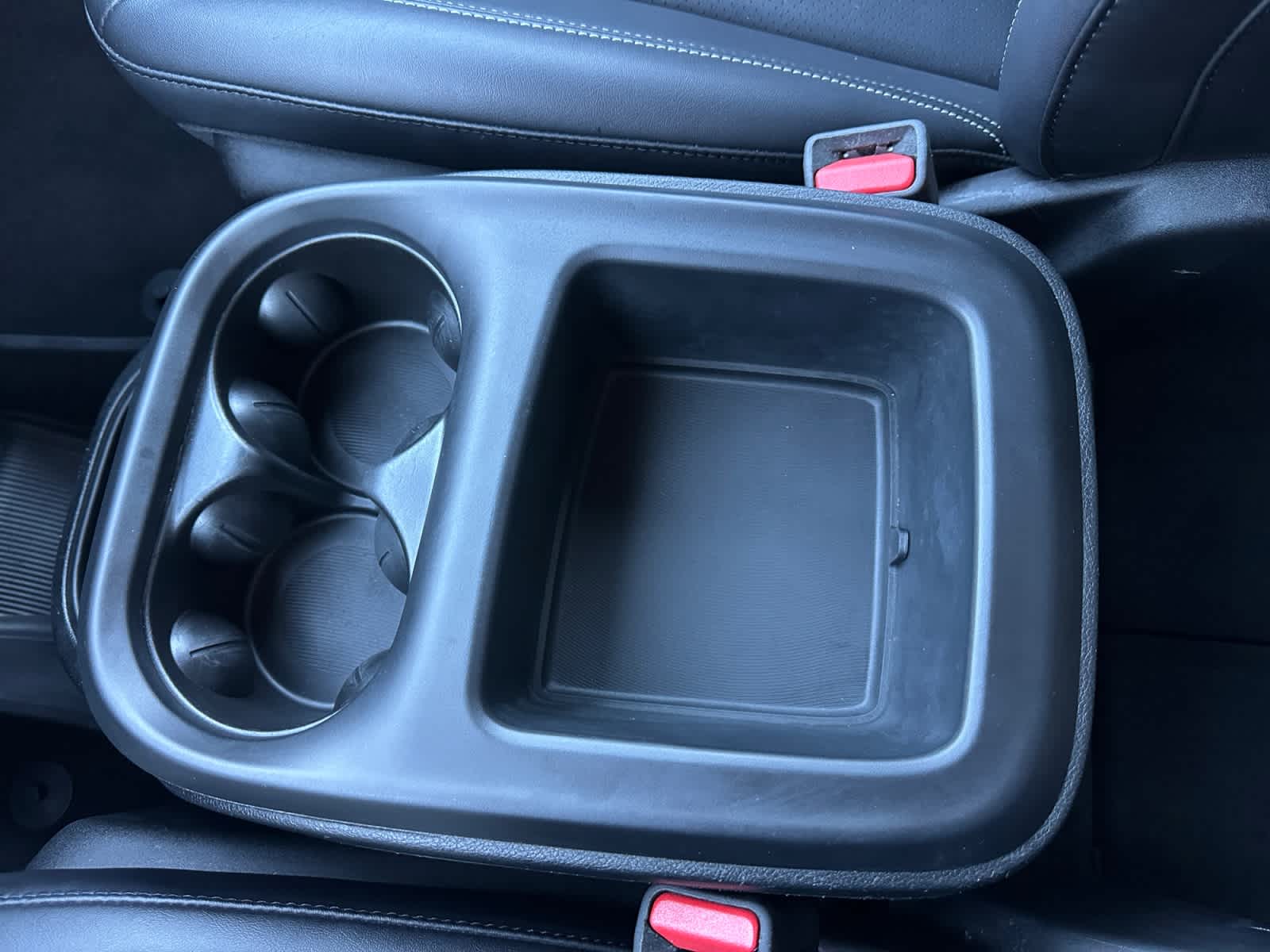 Used 2025 Chrysler Pacifica Van