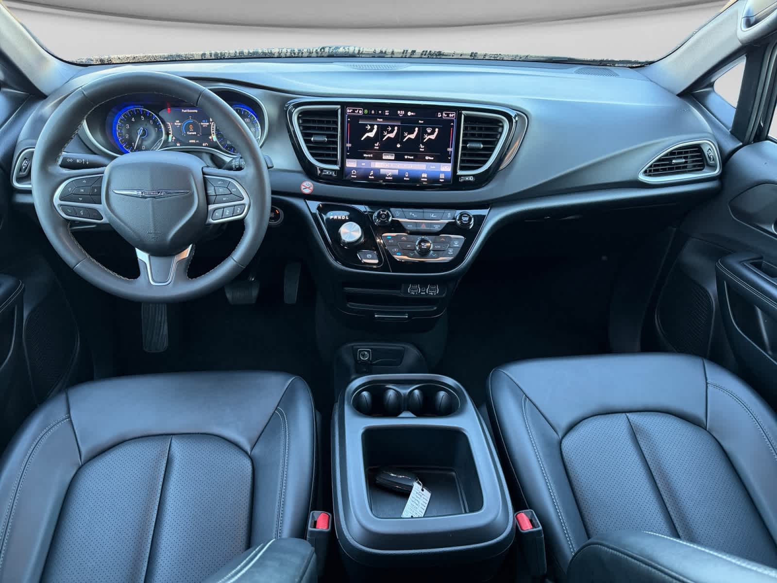 Used 2025 Chrysler Pacifica Van