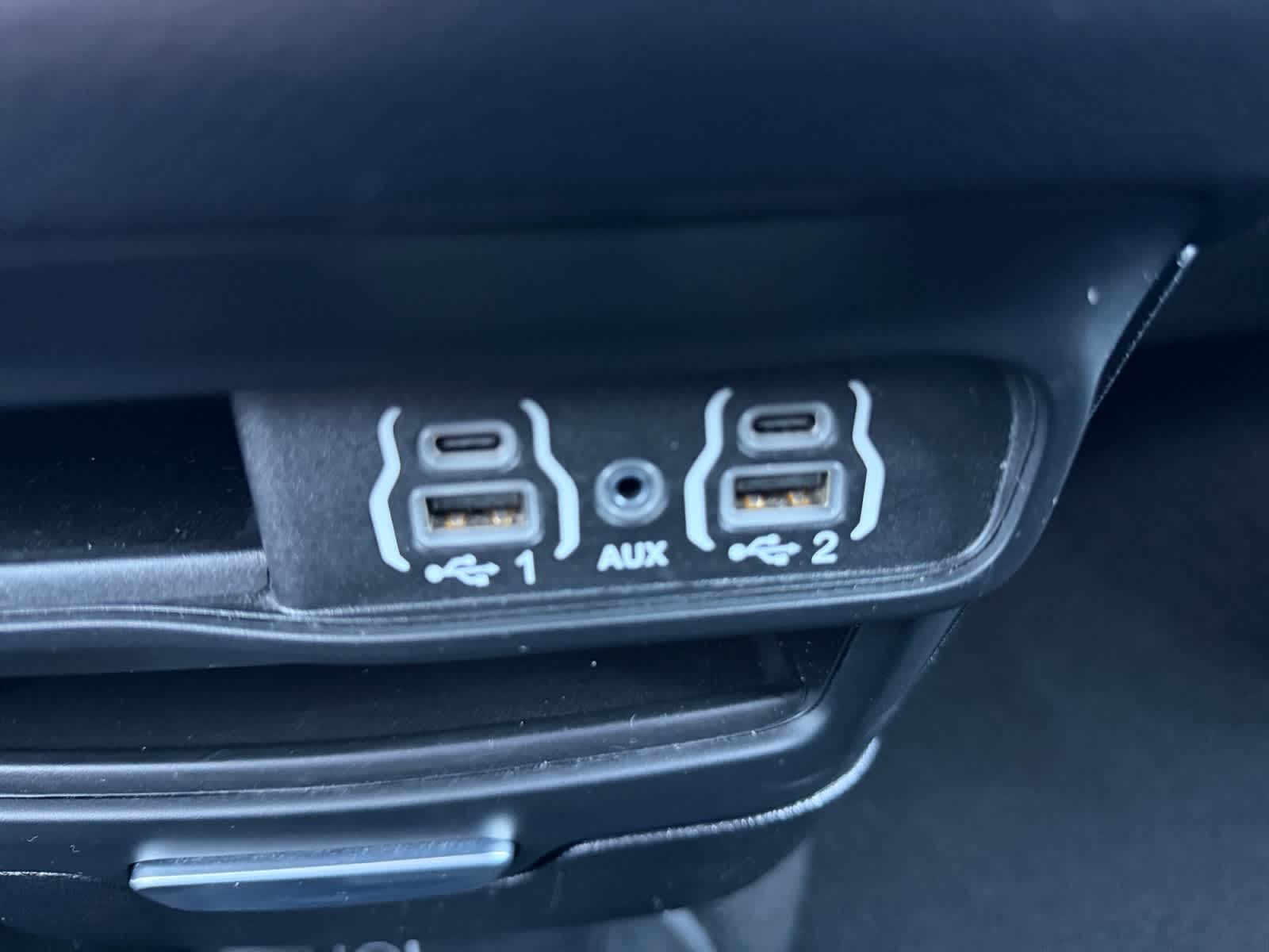 Used 2025 Chrysler Pacifica Van