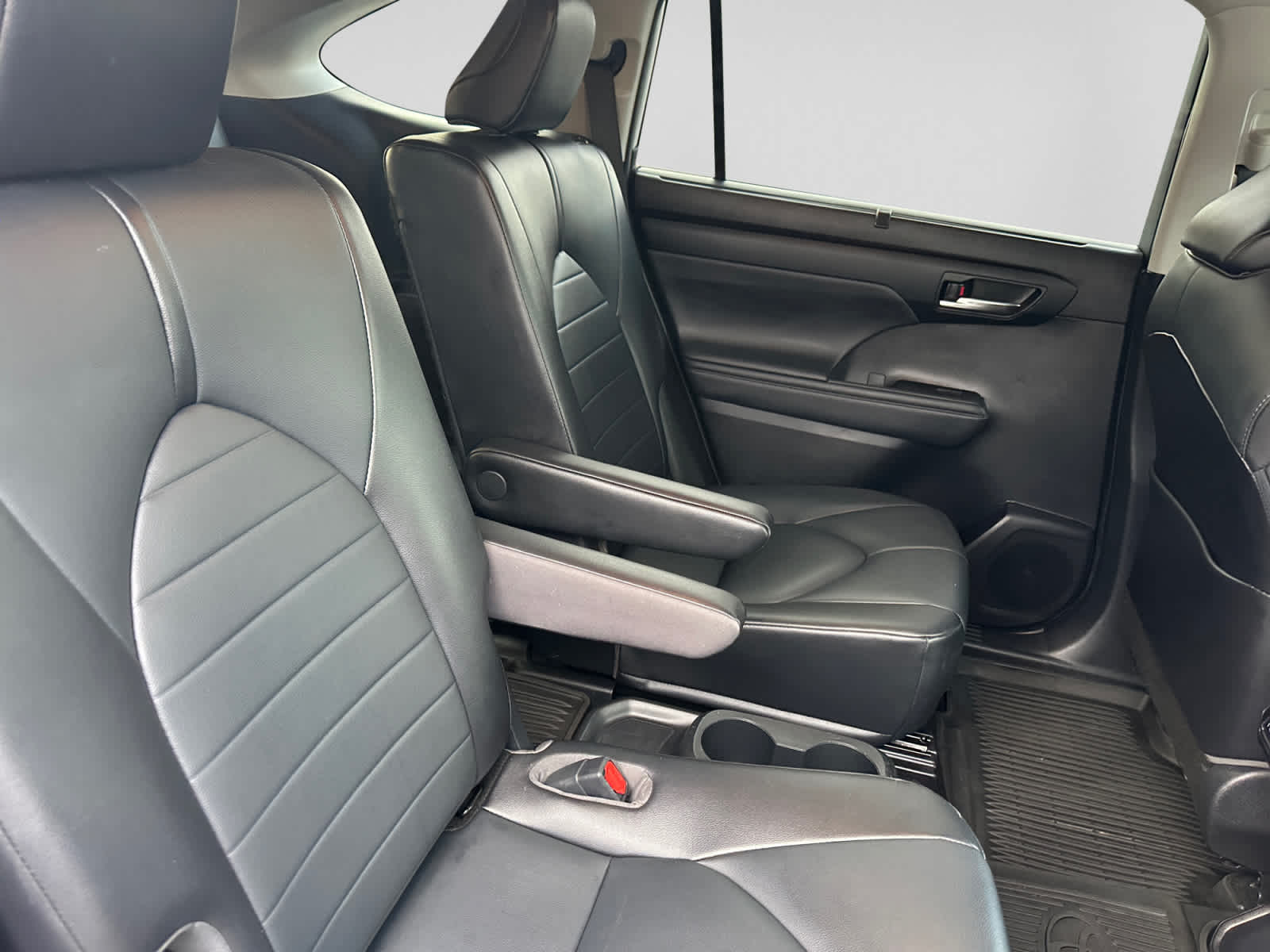 Used 2021 Toyota Highlander SUV