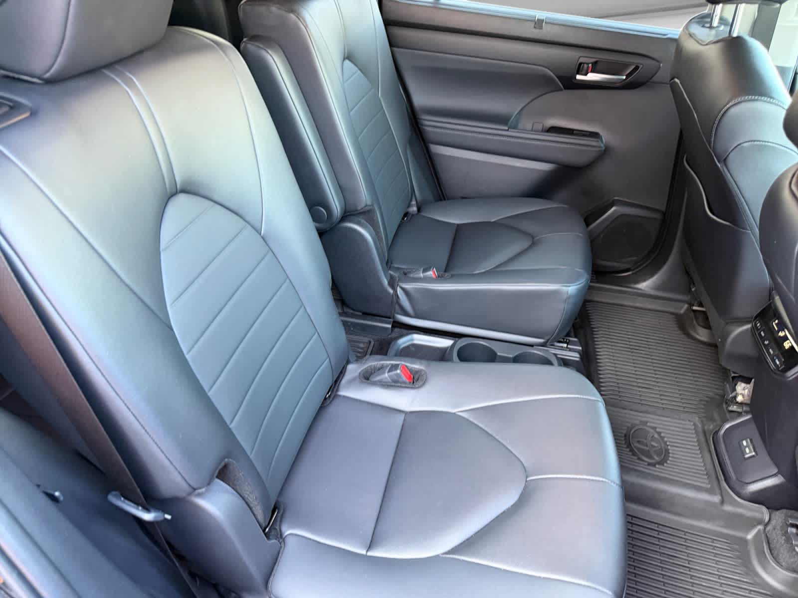 Used 2024 Toyota Highlander SUV
