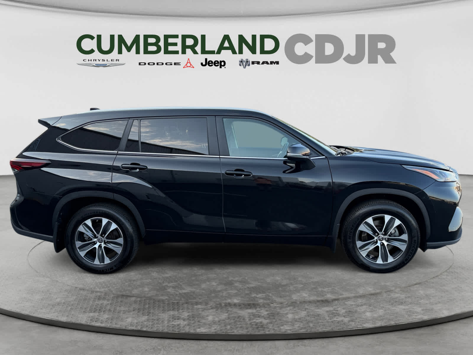 Used 2024 Toyota Highlander SUV