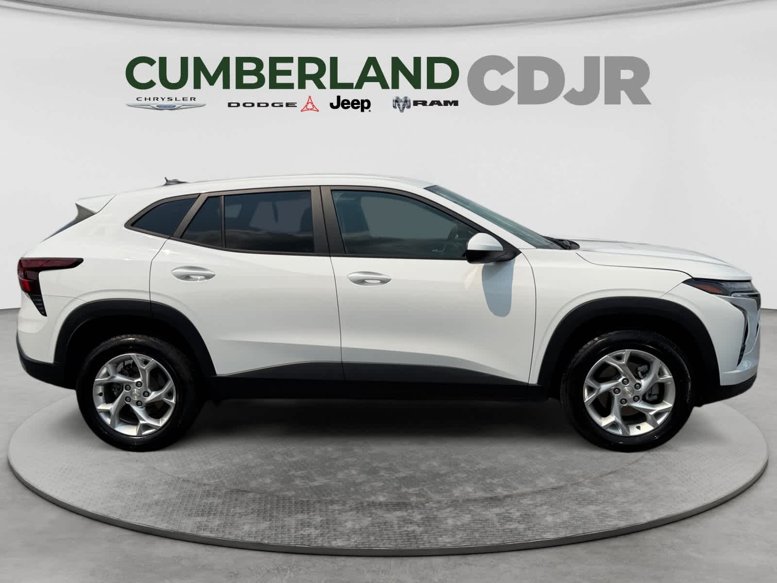 Used 2024 Chevrolet Trax SUV