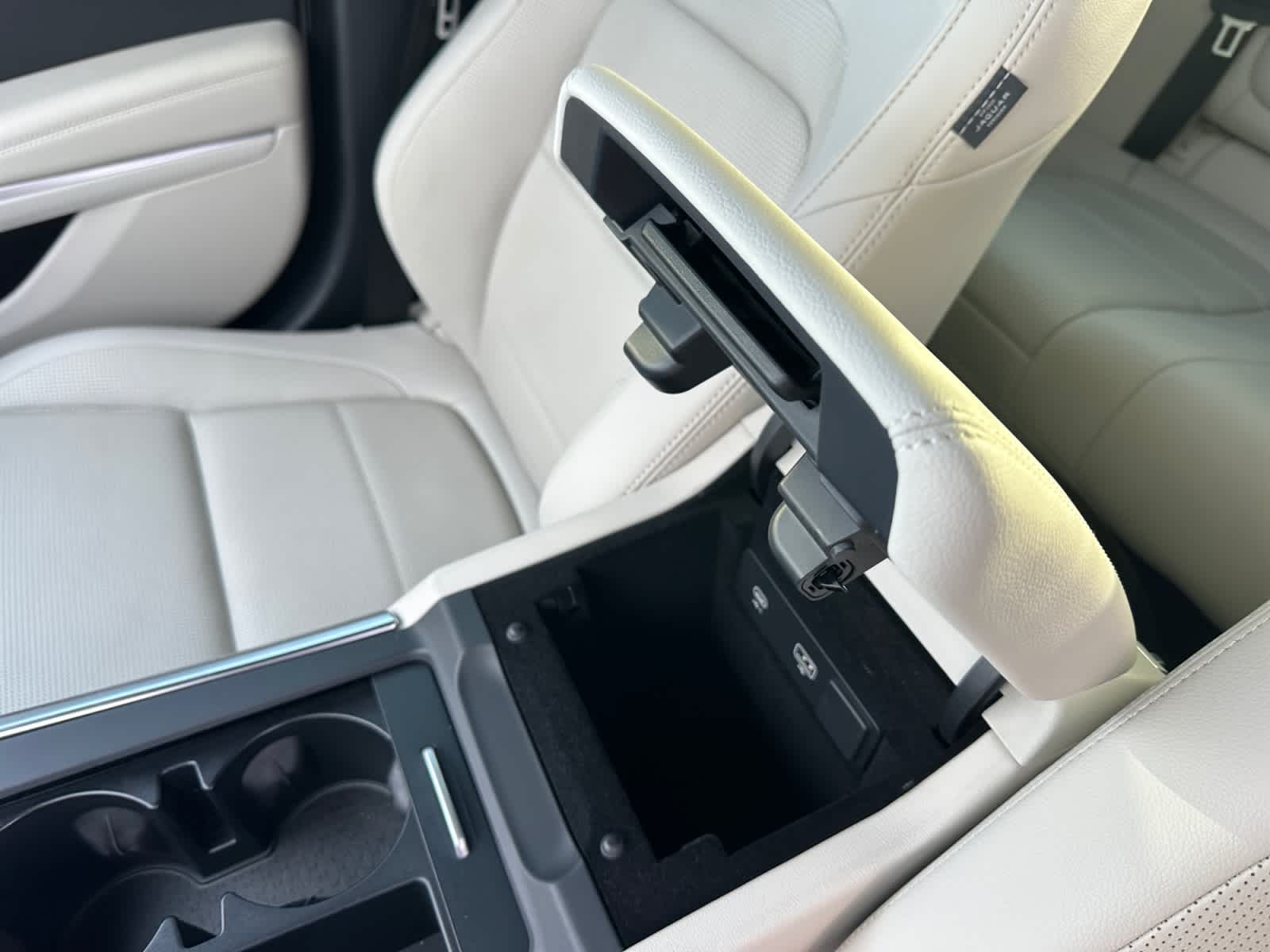 Used 2023 Jaguar XF Sedan