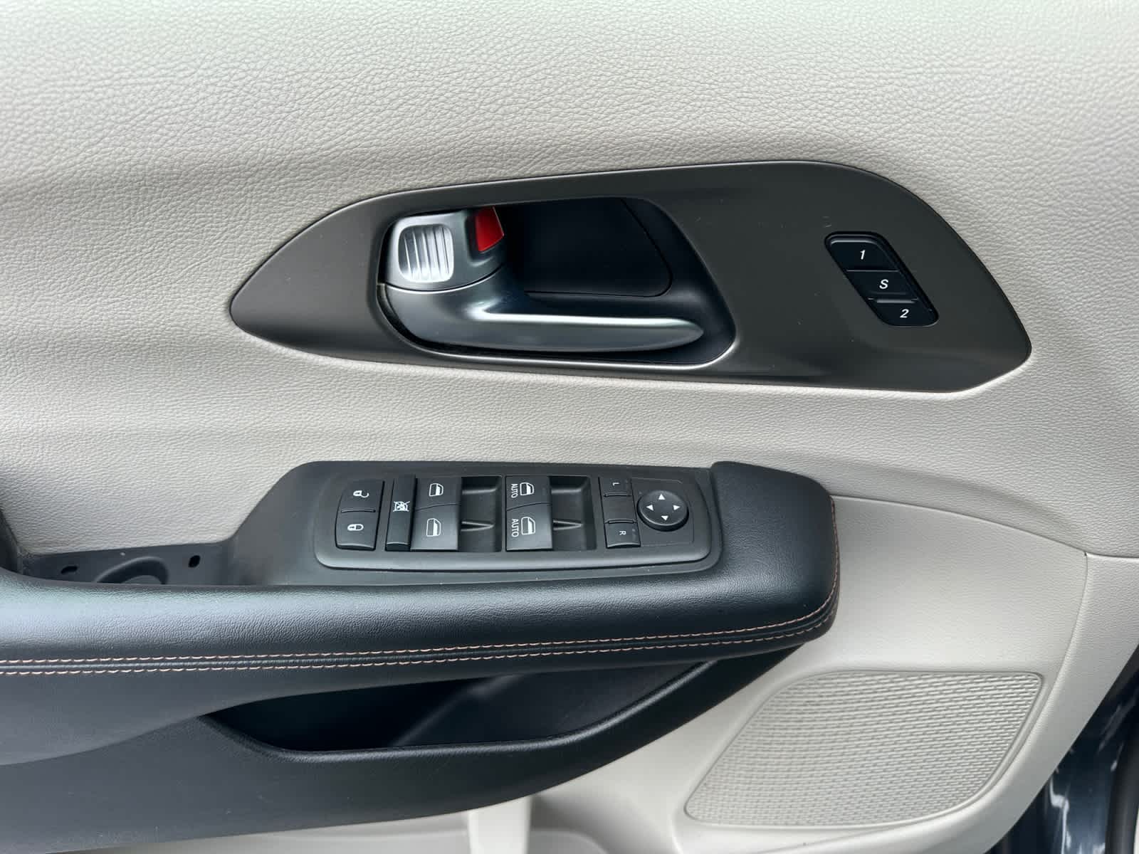 Used 2020 Chrysler Pacifica Van