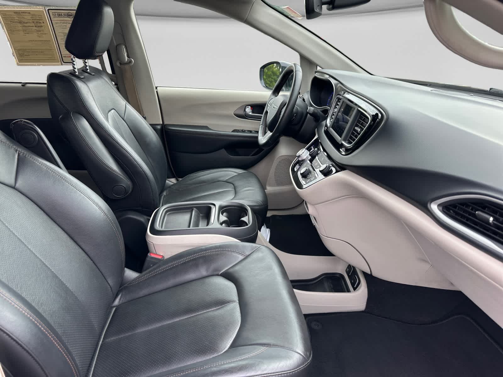 Used 2020 Chrysler Pacifica Van