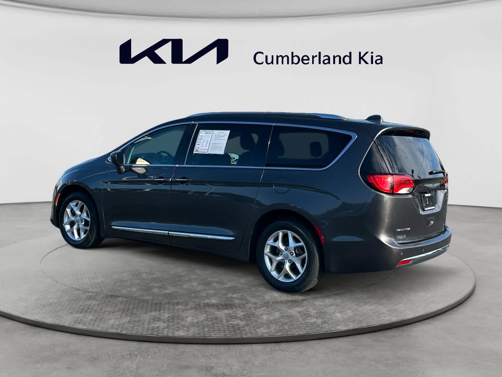 Used 2020 Chrysler Pacifica Van