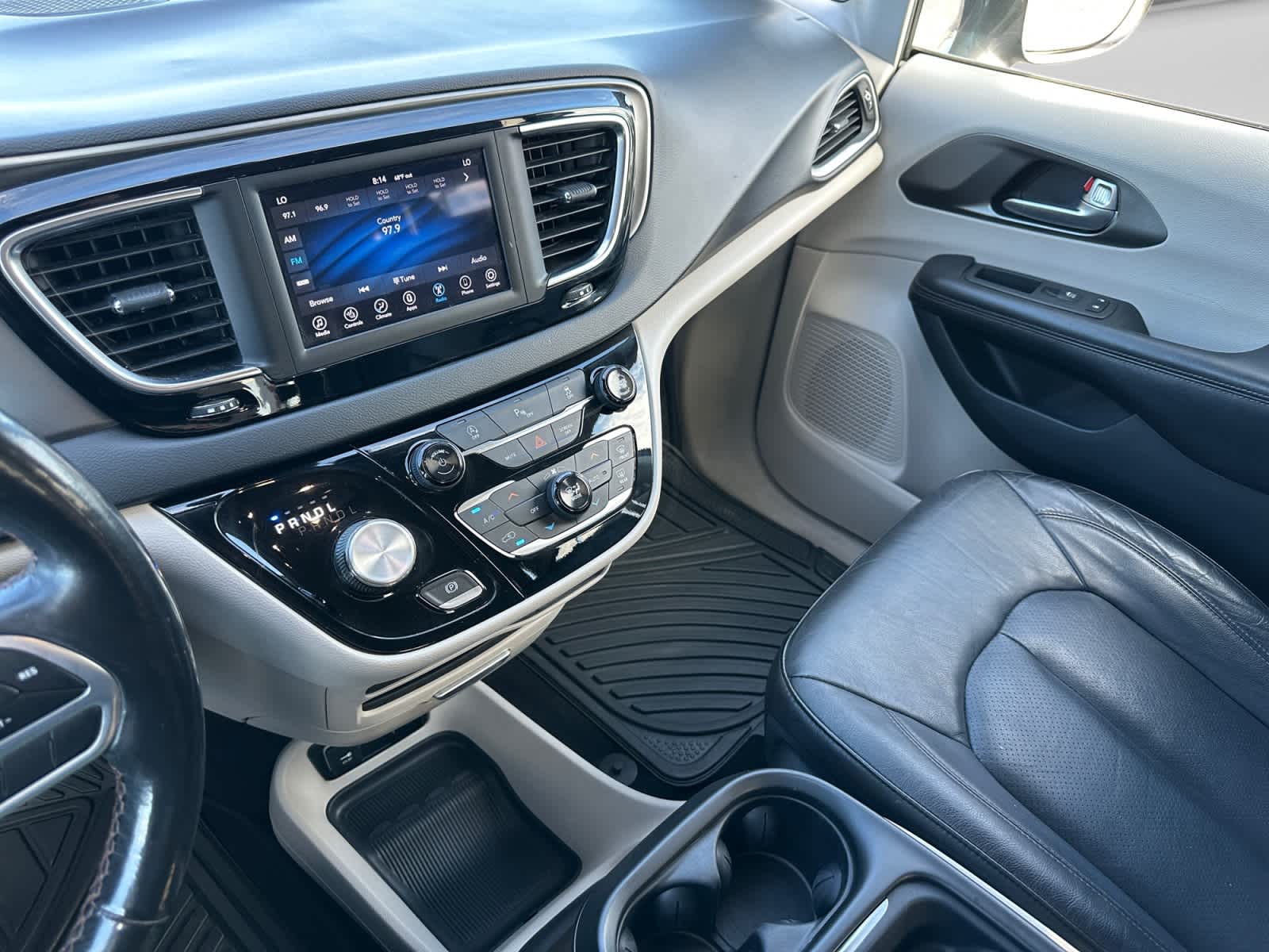Used 2020 Chrysler Pacifica Van