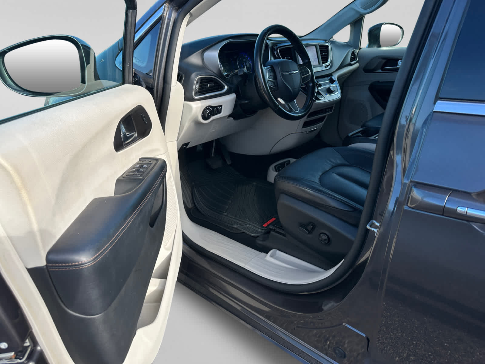 Used 2020 Chrysler Pacifica Van