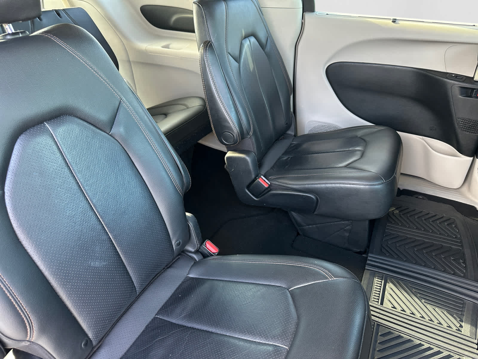 Used 2020 Chrysler Pacifica Van