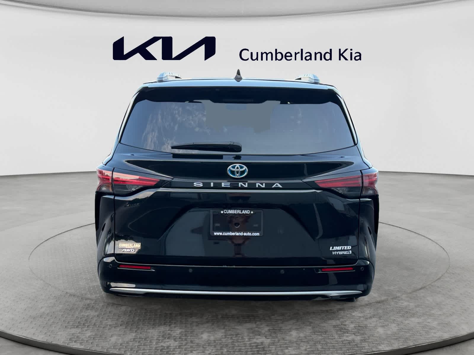 Used 2024 Toyota Sienna Van