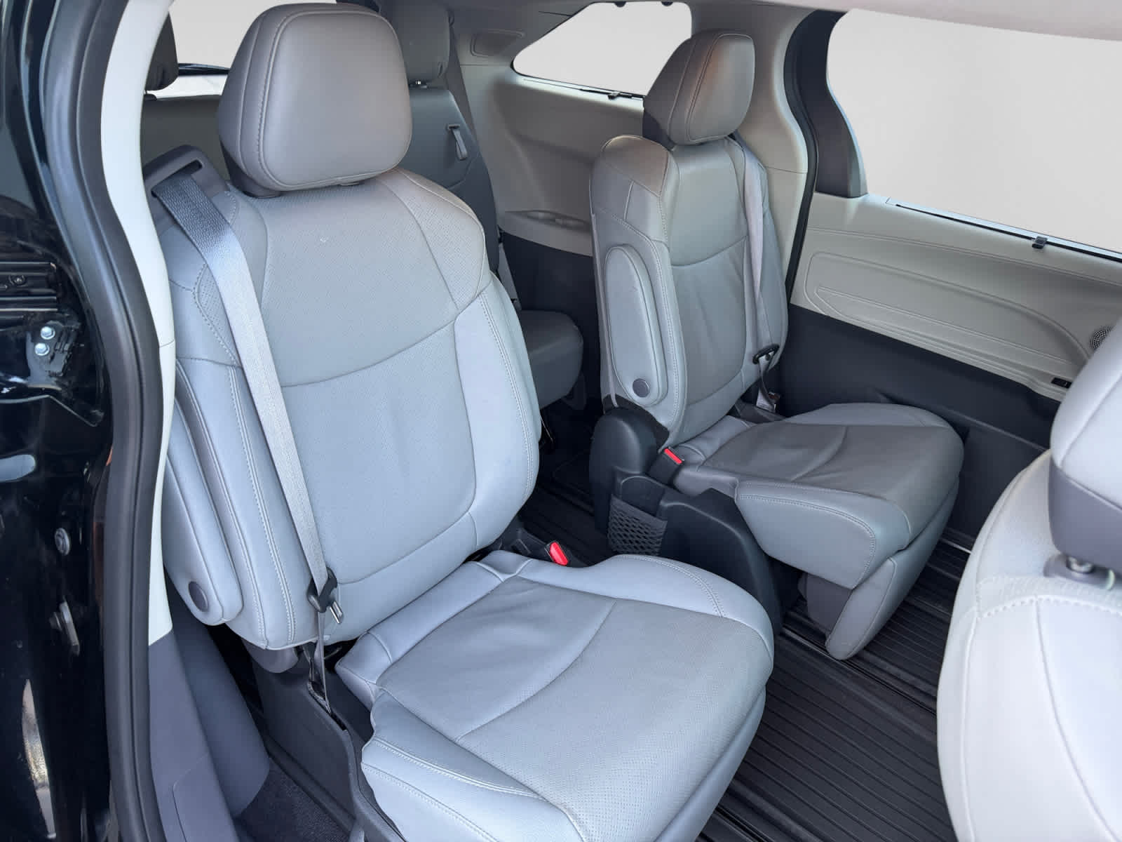 Used 2024 Toyota Sienna Van