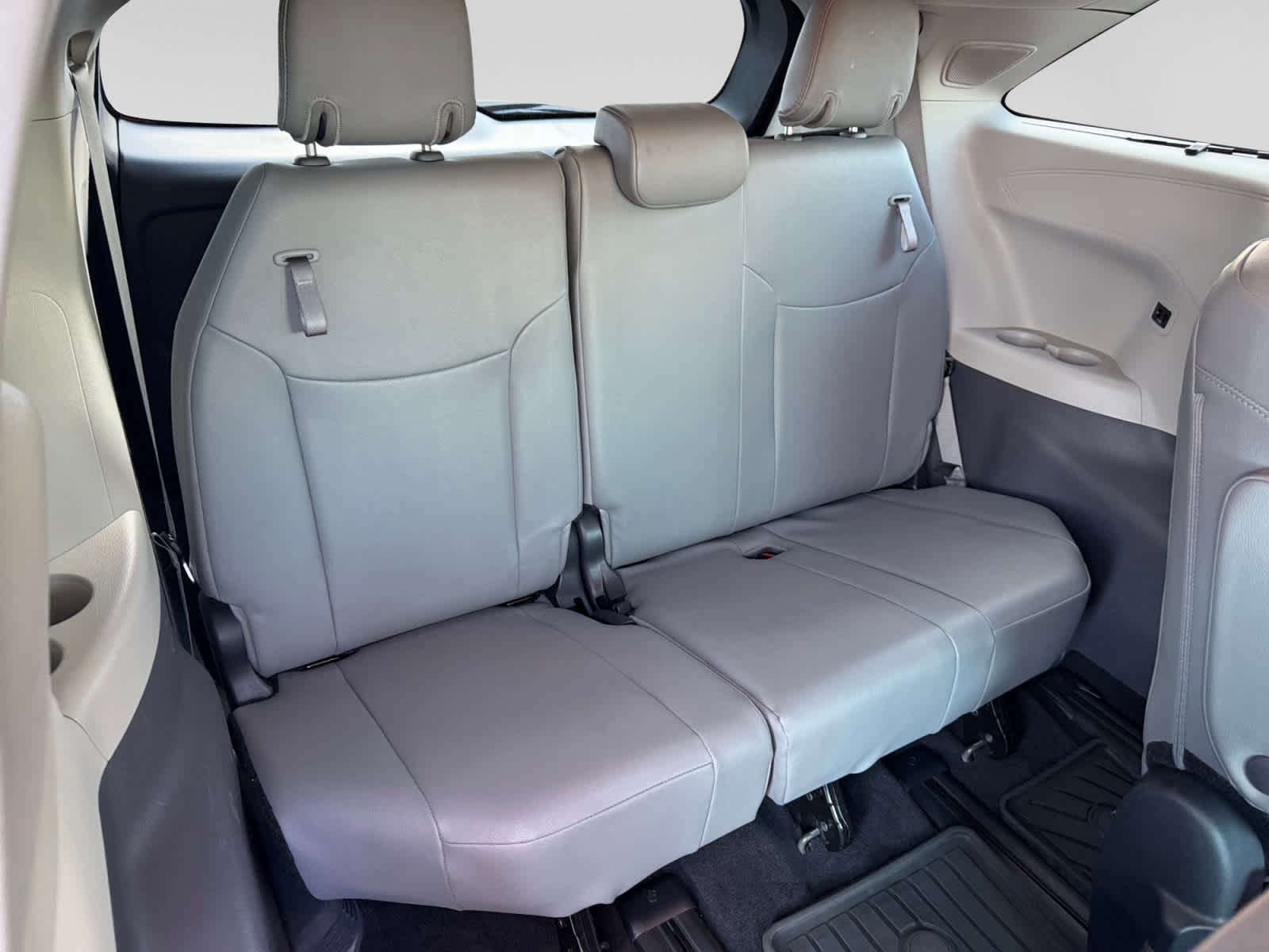 Used 2024 Toyota Sienna Van