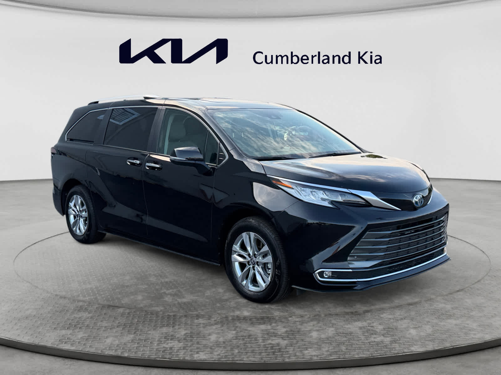 Used 2024 Toyota Sienna Van