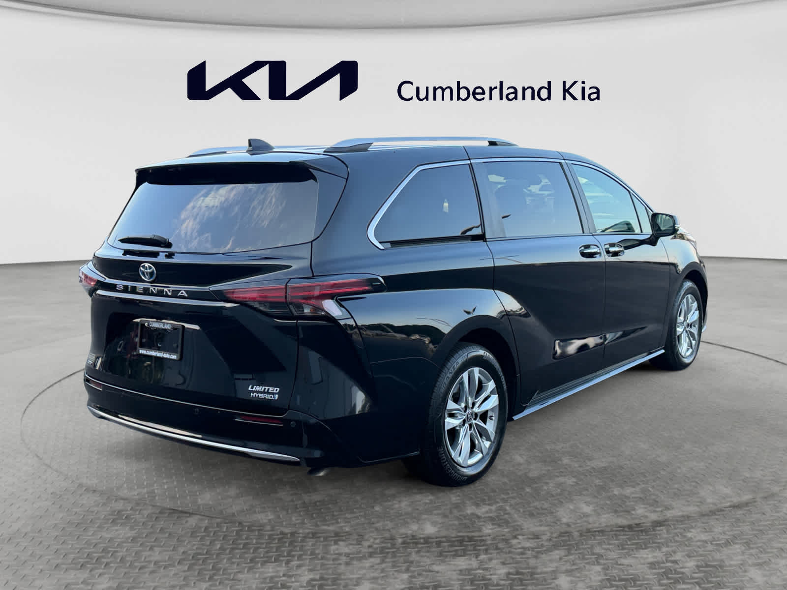 Used 2024 Toyota Sienna Van