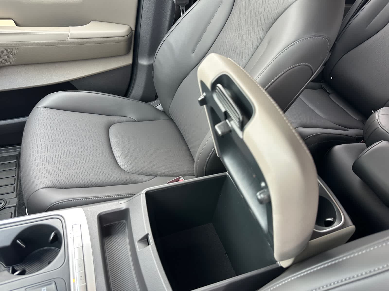 New 2026 Kia Carnival MPV Van