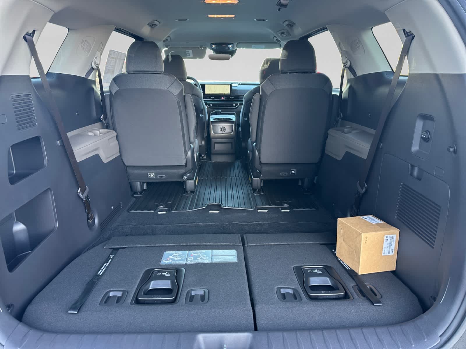 New 2027 Kia Carnival MPV Van
