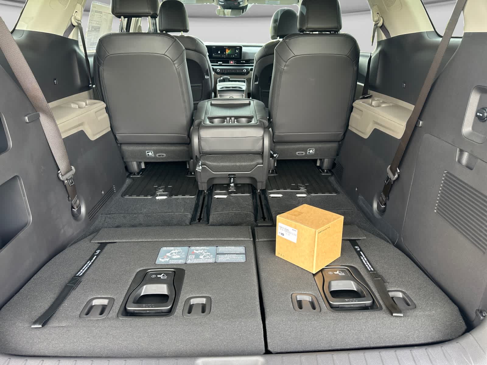 New 2027 Kia Carnival MPV Van