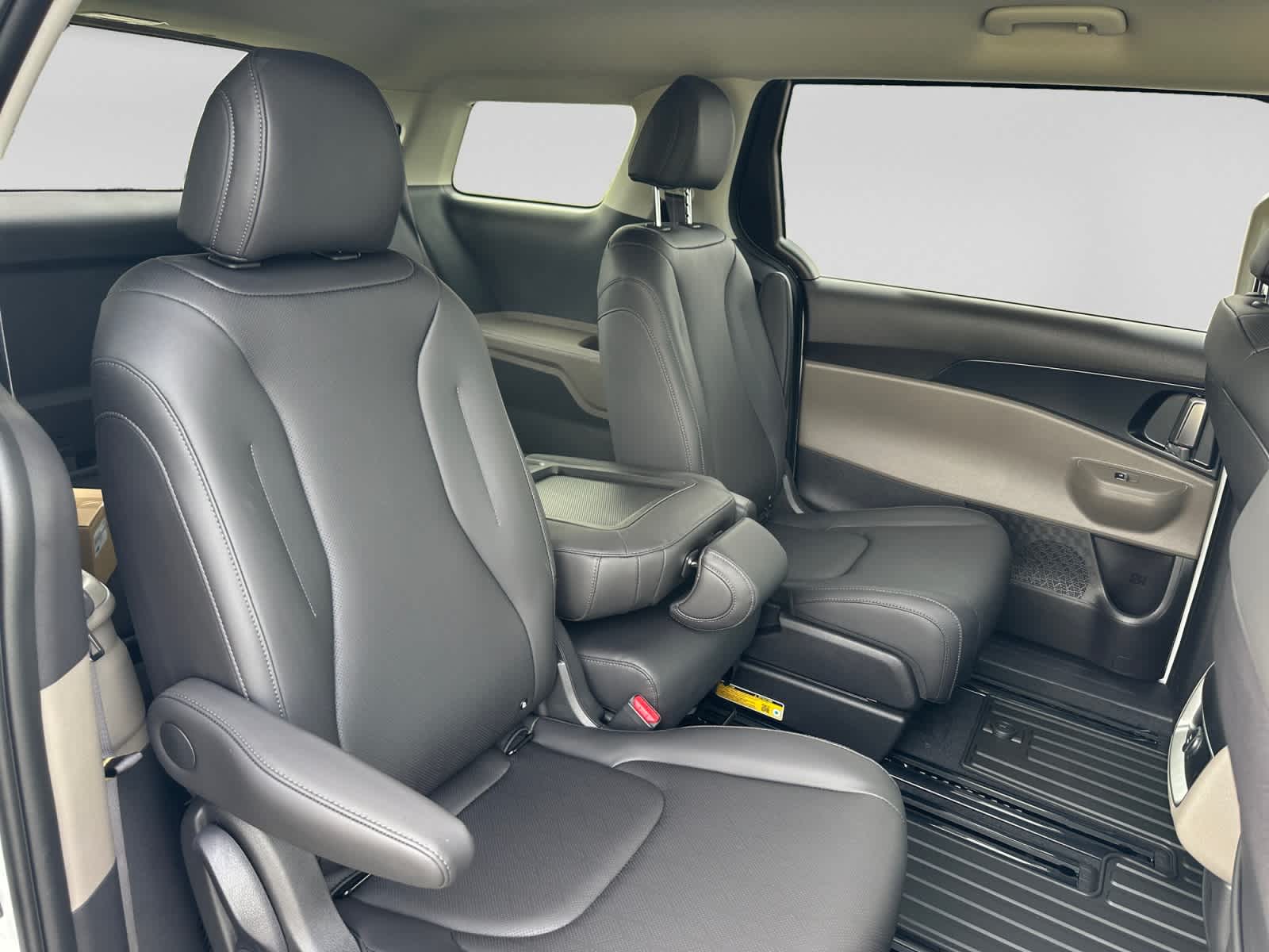 New 2027 Kia Carnival MPV Van