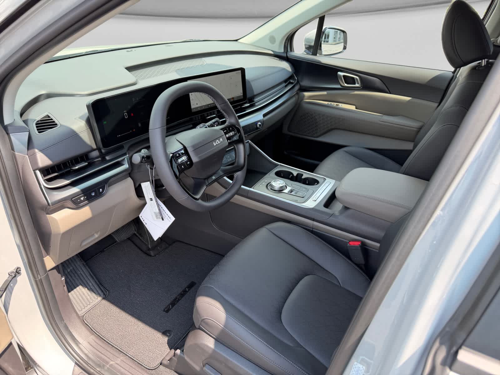New 2027 Kia Carnival MPV Hybrid Van